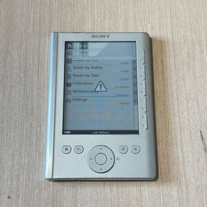 Sony PRS-300 eReaders Silver Broken Screen Turns On“Parts/Repair-Only”Buy As Is
